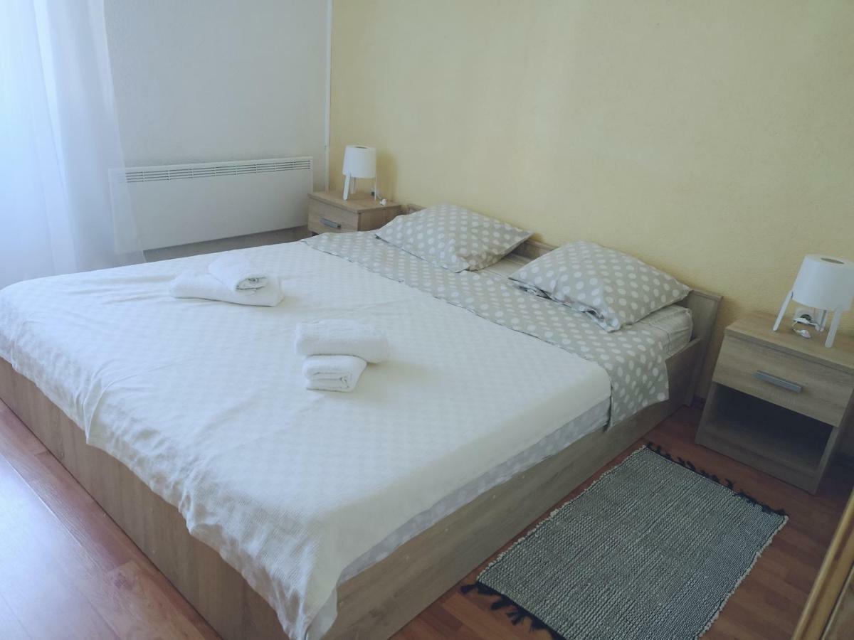 App Emona Apartment Basanija Exterior photo